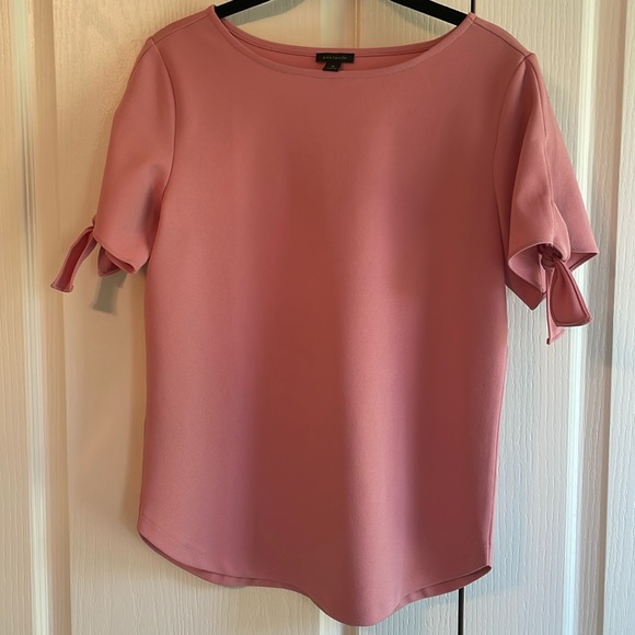 Ann Taylor Pink Work Blouse in Size XS - Picture 1 of 4